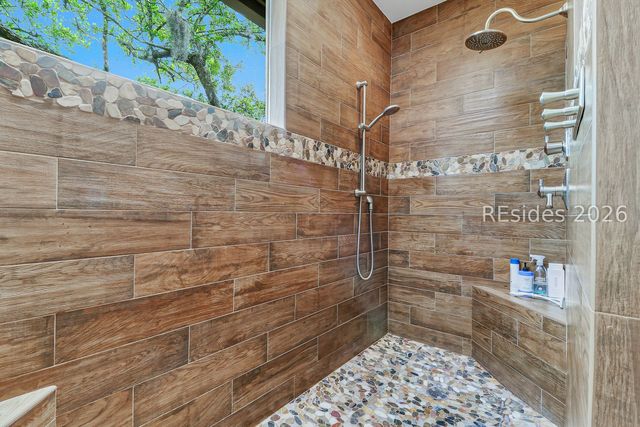 21 Long Marsh Ln, Hilton Head Island, SC 29928