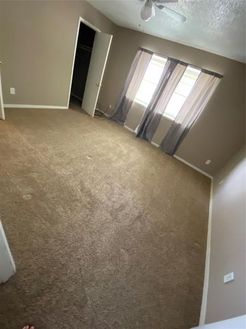 1519 S 8th Street, La Porte, TX 77571