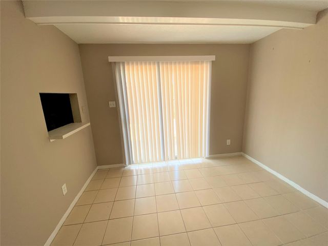 1519 S 8th Street, La Porte, TX 77571
