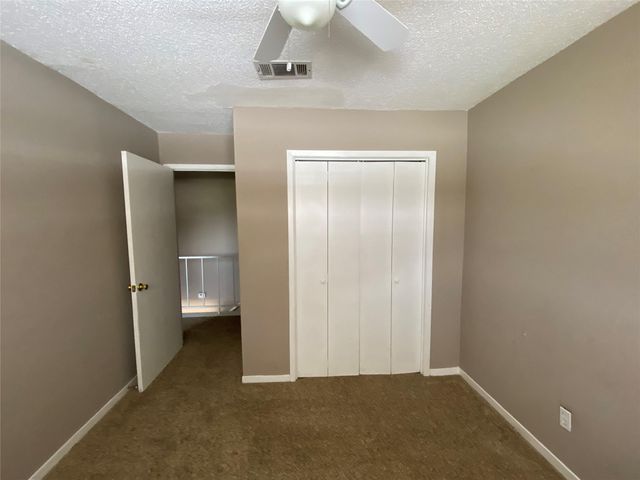 1519 S 8th Street, La Porte, TX 77571