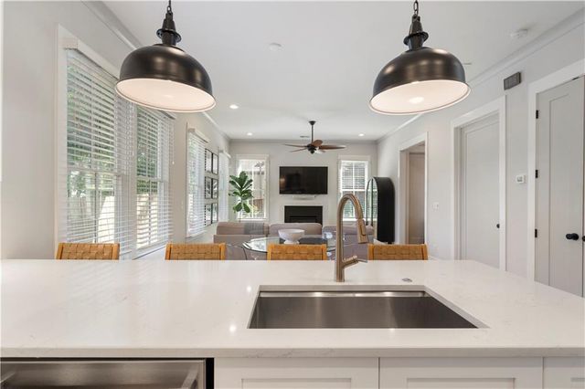 1053 Atlantic Drive NW B, Atlanta, GA 30318