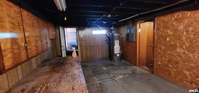 1713 5th Street N, Clinton, IA 52732