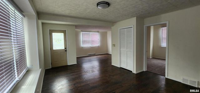 1713 5th Street N, Clinton, IA 52732