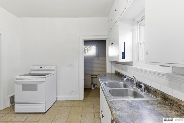 338 N 36th Street, Omaha, NE 68131