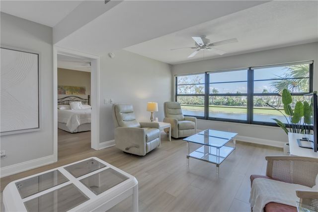 38 Plantation Drive 201, Vero Beach, FL 32966