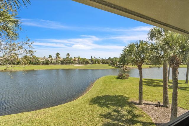 38 Plantation Drive 201, Vero Beach, FL 32966