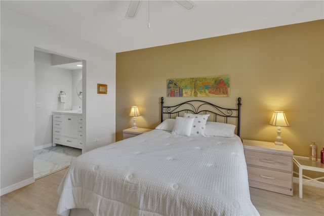 38 Plantation Drive 201, Vero Beach, FL 32966