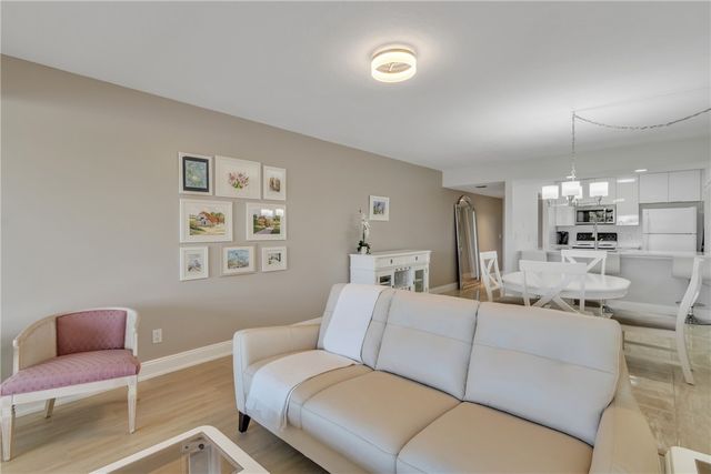 38 Plantation Drive 201, Vero Beach, FL 32966