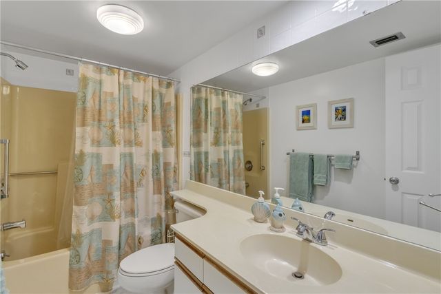 38 Plantation Drive 201, Vero Beach, FL 32966