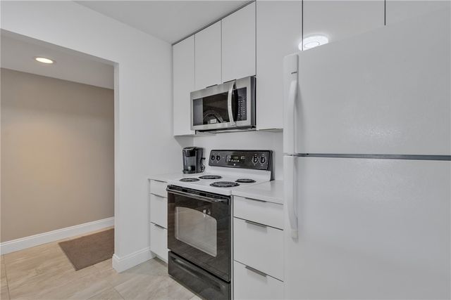 38 Plantation Drive 201, Vero Beach, FL 32966