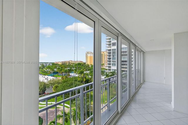 600 Grapetree Dr 8FS, Key Biscayne, FL 33149