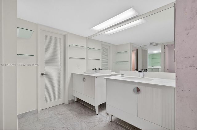 600 Grapetree Dr 8FS, Key Biscayne, FL 33149