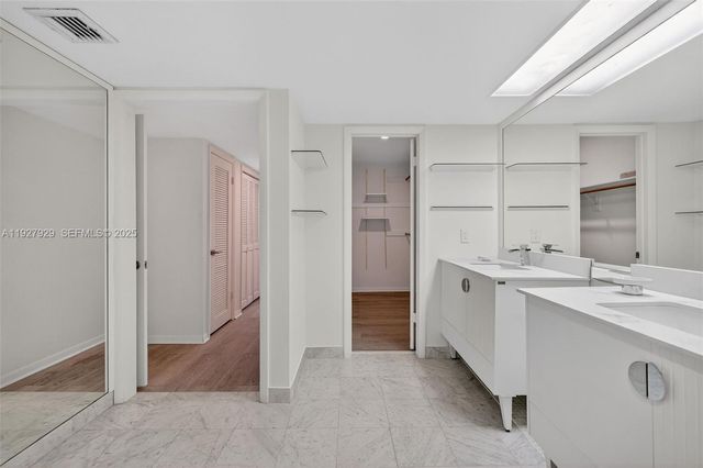 600 Grapetree Dr 8FS, Key Biscayne, FL 33149