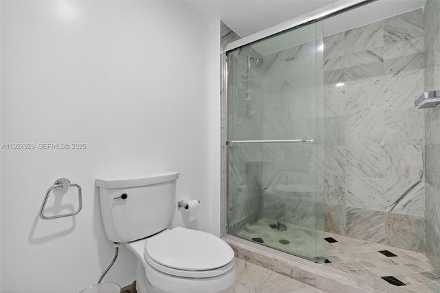 600 Grapetree Dr 8FS, Key Biscayne, FL 33149