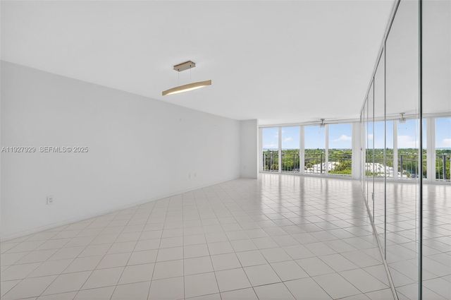 600 Grapetree Dr 8FS, Key Biscayne, FL 33149
