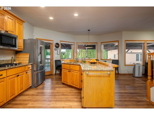 610 Ne SUNDANCE Ct, Hillsboro, OR 97124