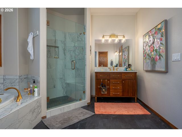 610 Ne SUNDANCE Ct, Hillsboro, OR 97124