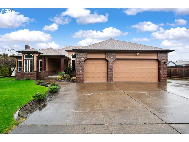 610 Ne SUNDANCE Ct, Hillsboro, OR 97124