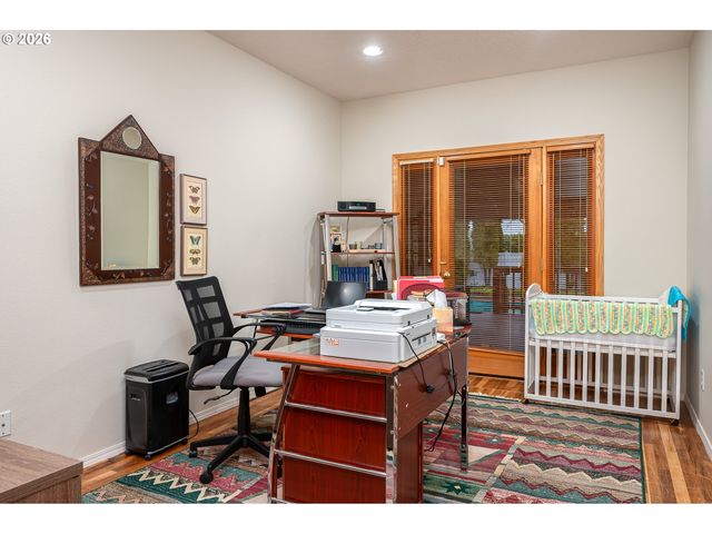 610 Ne SUNDANCE Ct, Hillsboro, OR 97124