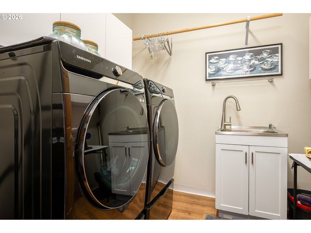 610 Ne SUNDANCE Ct, Hillsboro, OR 97124