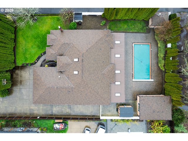 610 Ne SUNDANCE Ct, Hillsboro, OR 97124