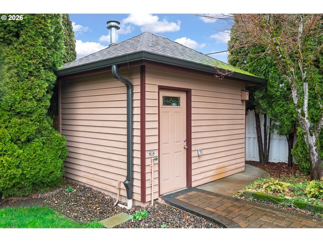 610 Ne SUNDANCE Ct, Hillsboro, OR 97124