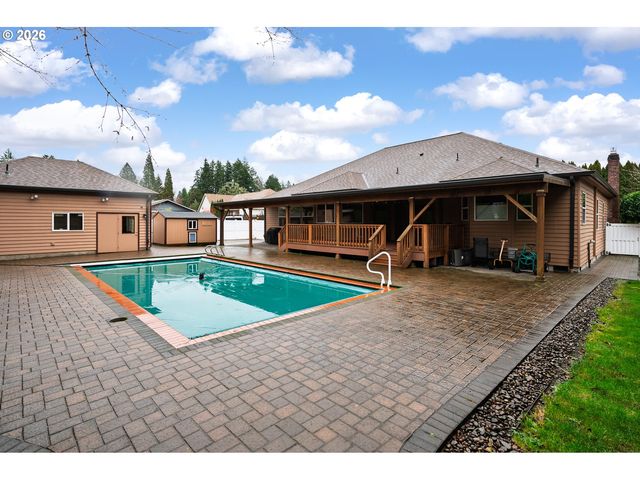 610 Ne SUNDANCE Ct, Hillsboro, OR 97124