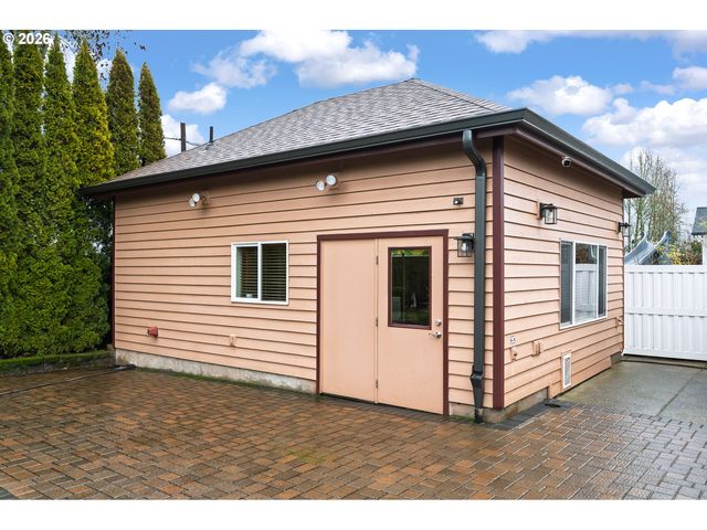 610 Ne SUNDANCE Ct, Hillsboro, OR 97124