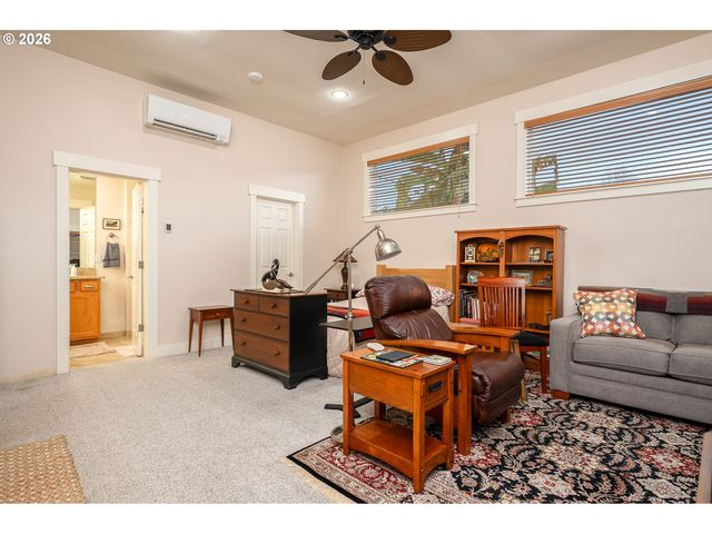 610 Ne SUNDANCE Ct, Hillsboro, OR 97124