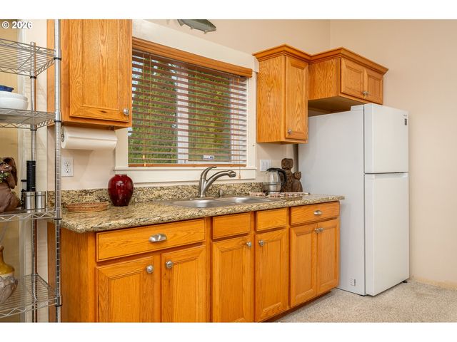 610 Ne SUNDANCE Ct, Hillsboro, OR 97124