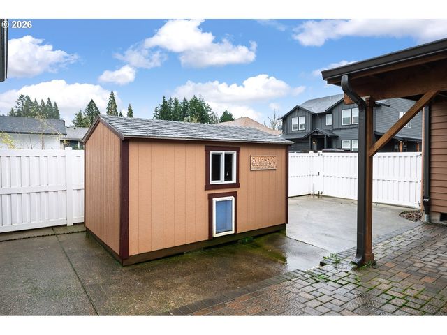 610 Ne SUNDANCE Ct, Hillsboro, OR 97124