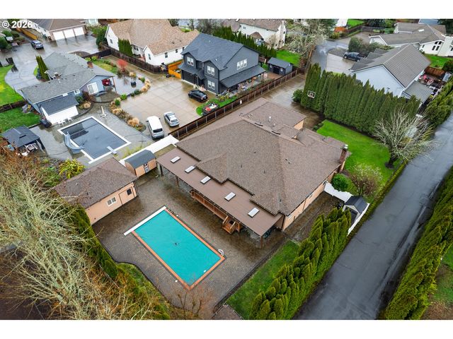 610 Ne SUNDANCE Ct, Hillsboro, OR 97124