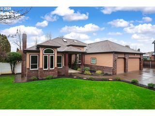610 Ne SUNDANCE Ct, Hillsboro, OR 97124