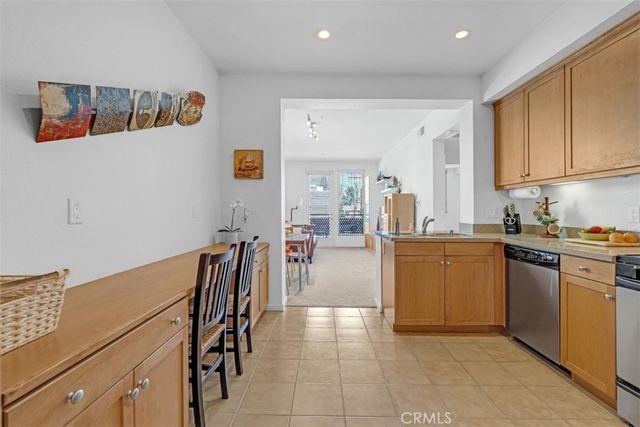 201 E Angeleno Avenue 326, Burbank, CA 91502