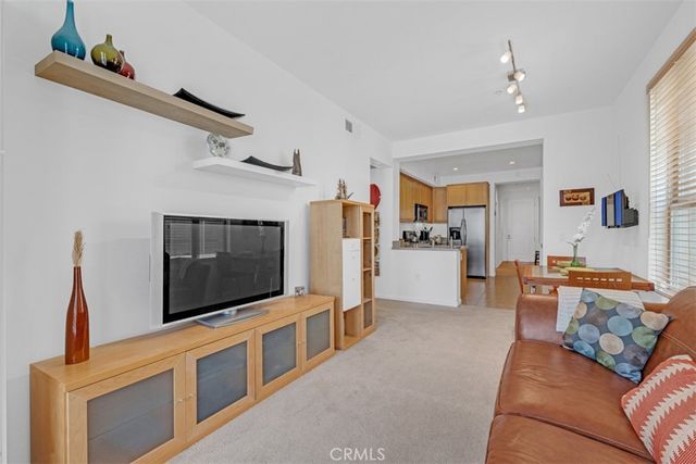 201 E Angeleno Avenue 326, Burbank, CA 91502