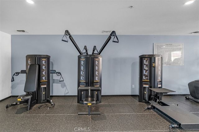 201 E Angeleno Avenue 326, Burbank, CA 91502