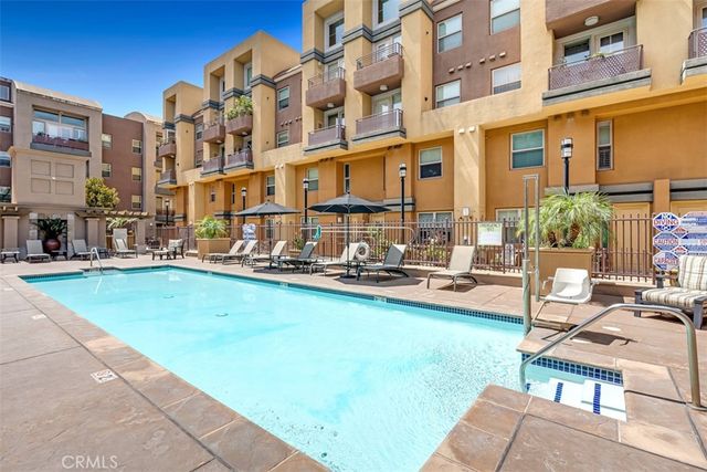 201 E Angeleno Avenue 326, Burbank, CA 91502