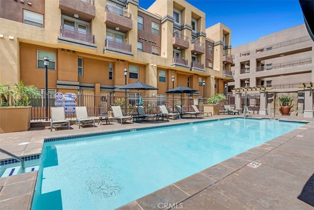 201 E Angeleno Avenue 326, Burbank, CA 91502
