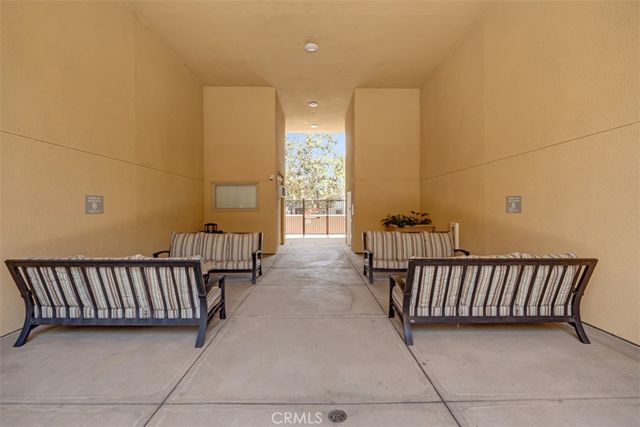 201 E Angeleno Avenue 326, Burbank, CA 91502