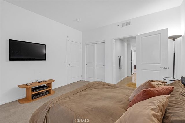 201 E Angeleno Avenue 326, Burbank, CA 91502