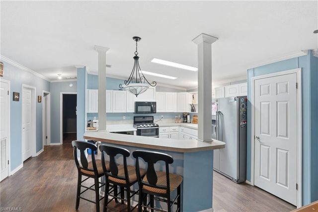 3361 2nd AVE NE, Naples, FL 34120