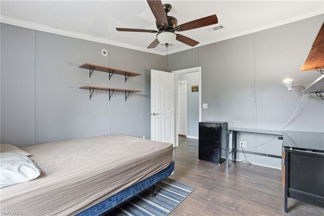 3361 2nd AVE NE, Naples, FL 34120