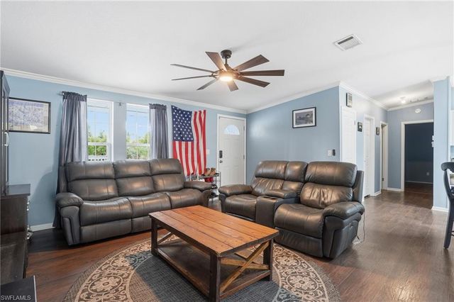 3361 2nd AVE NE, Naples, FL 34120