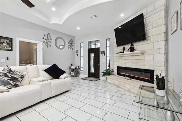 287 La Fortuna DR, Del Valle, TX 78617