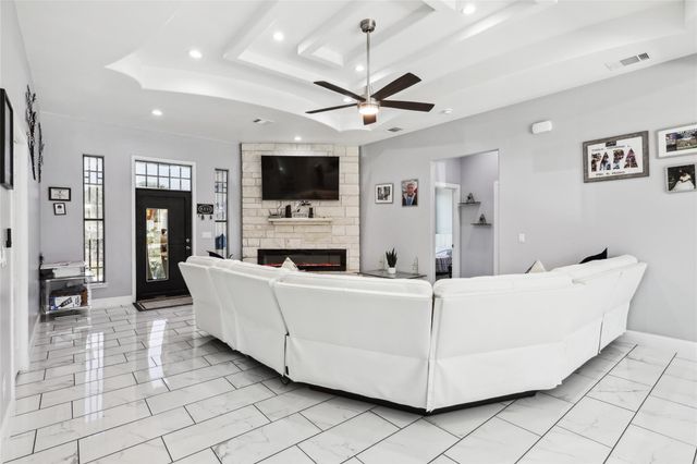 287 La Fortuna DR, Del Valle, TX 78617
