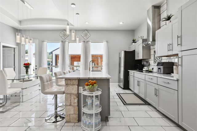 287 La Fortuna DR, Del Valle, TX 78617
