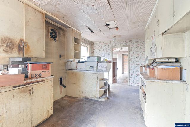 6920 NW Thompson Rd, Portland, OR 97229