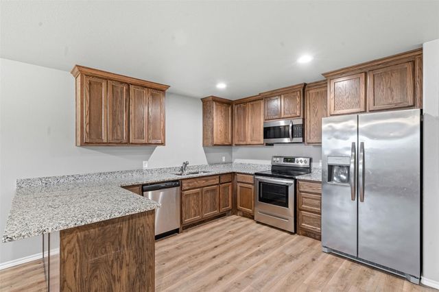 105 Abbey Park Court, Granbury, TX 76049