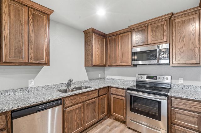 105 Abbey Park Court, Granbury, TX 76049