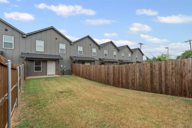 105 Abbey Park Court, Granbury, TX 76049